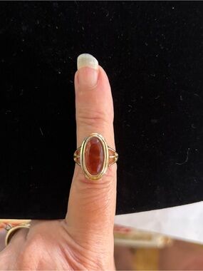 Vintage Avon Gold-Tone Oval Amber Glass Cabochon Ring